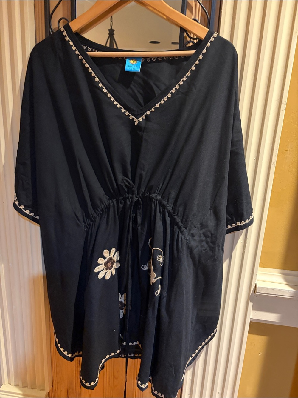 Embroidered V-Neck Tunic Top in Black